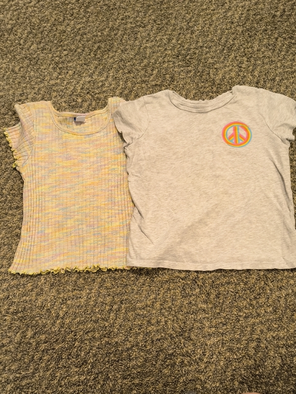 Old Navy Girls Yellow Multicolor Ribbed Tank & Light Gray Peace Tee Set